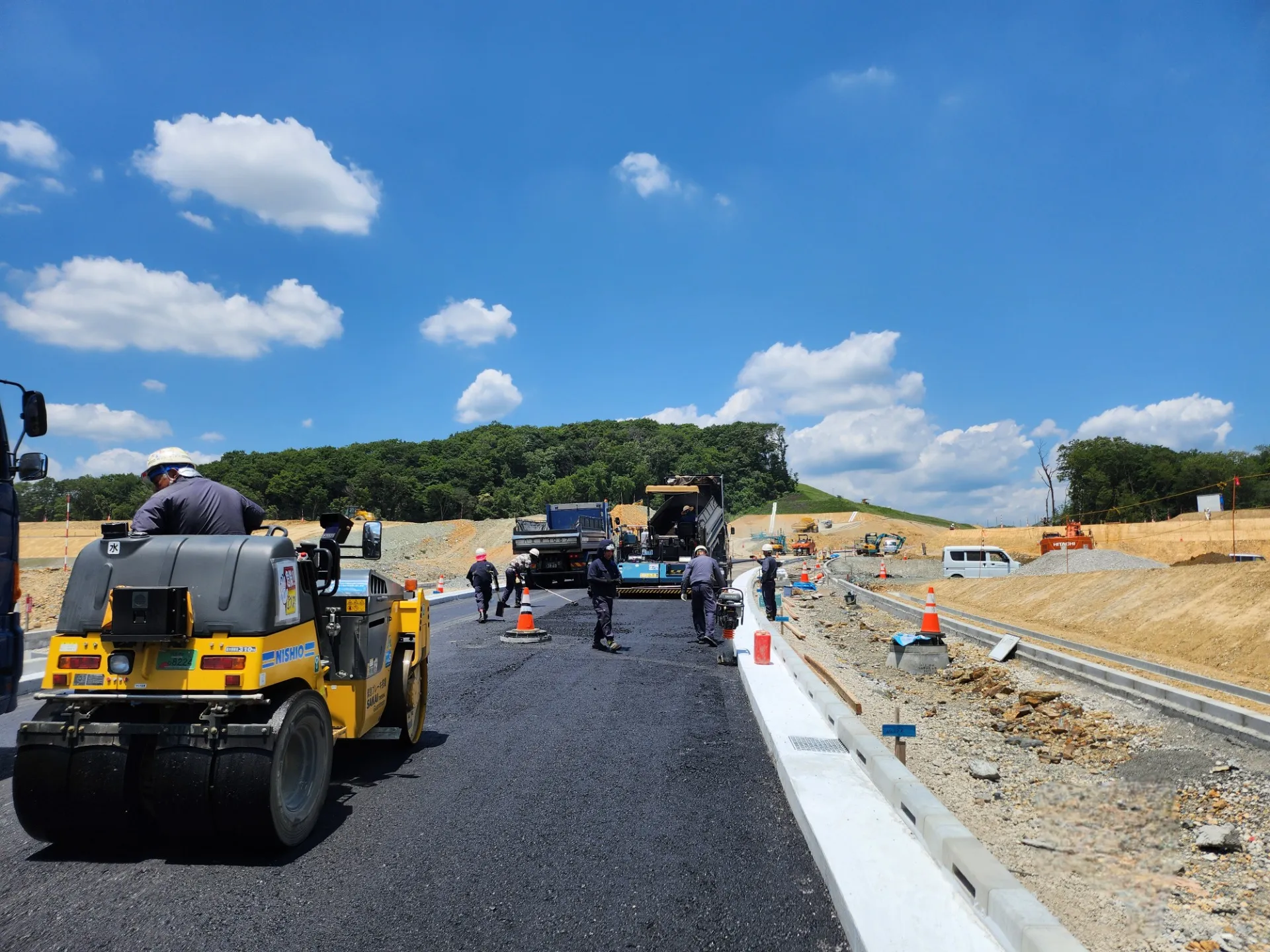 佐賀県神埼市・福岡県久留米市で舗装工事を検討中の方へ｜種類と費用相場、後悔しない選び方