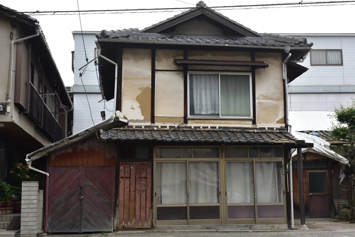 特定空き家になる前に｜佐賀県神埼市・福岡県久留米市の空き家解体と行政リスクを徹底解説
