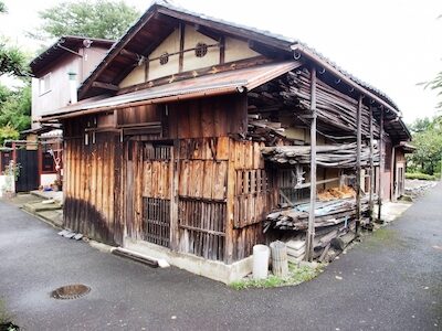 佐賀県神埼市・福岡県久留米市の土蔵解体ガイド｜安全な解体方法と解体後の土地活用まで解説