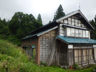 佐賀県神埼市・福岡県久留米市で古民家解体をするなら必読｜費用相場・工事の流れ・再利用資材・業者選びを徹底解説