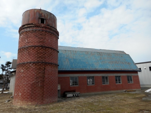 「佐賀県神埼市・福岡県久留米市で牛舎・サイロ解体｜放置リスクと有効活用のポイント」