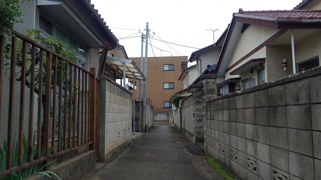 【佐賀県神埼市・福岡県久留米市】狭小地解体の完全ガイド|重機が入らない現場でも安心対応