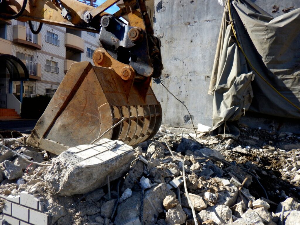 久留米・佐賀の解体工事ガイド｜駐車場コンクリート撤去から建物滅失登記まで徹底解説