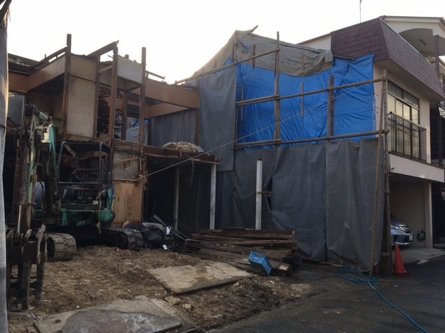 久留米市・佐賀県神埼市の解体工事相場とは？不法投棄リスクから身を守る業者の見極め方