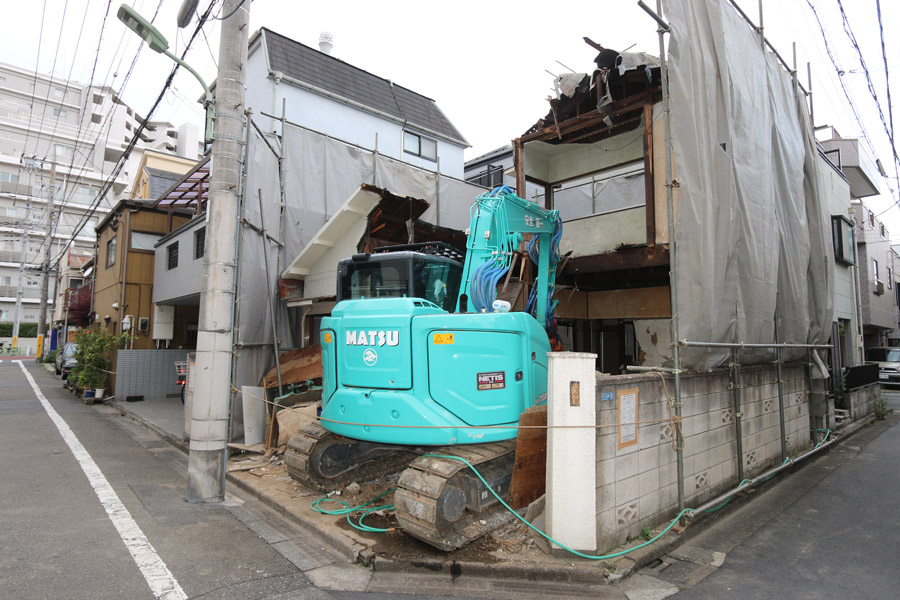 重機が入らない場所の解体工事で大損しない基礎知識！久留米・佐賀の狭小地リスクを徹底解説